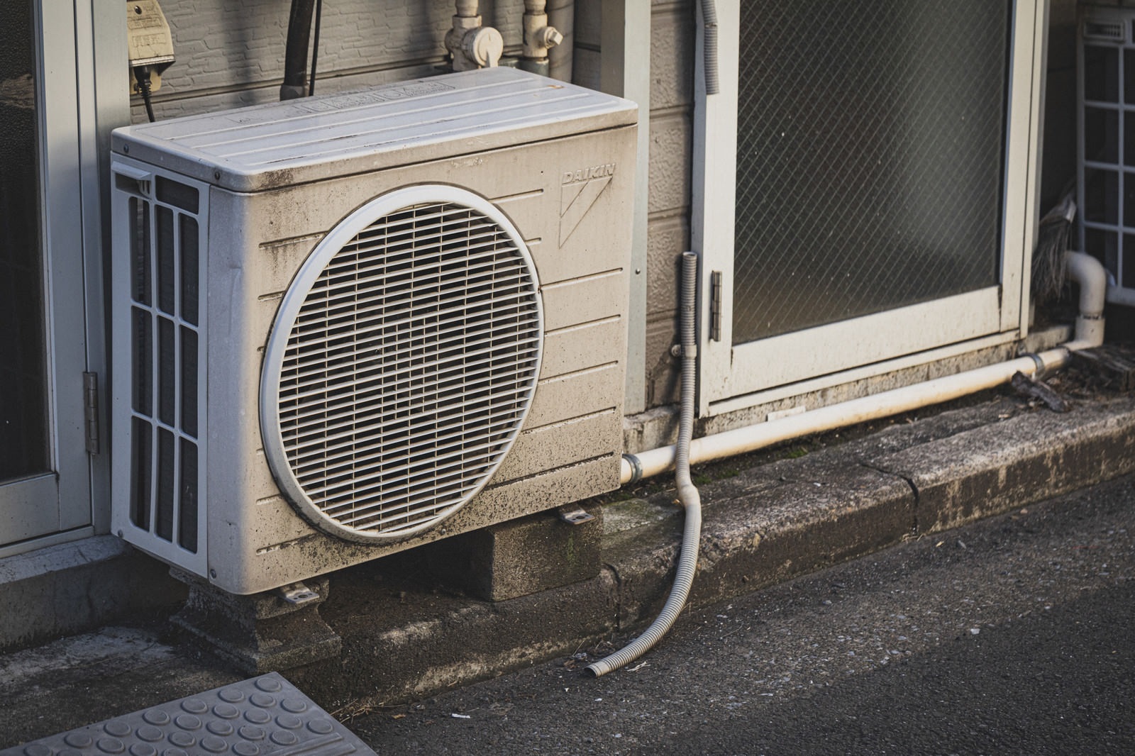 室外機カバーで節電はいくらある？効果あるのか教えます！